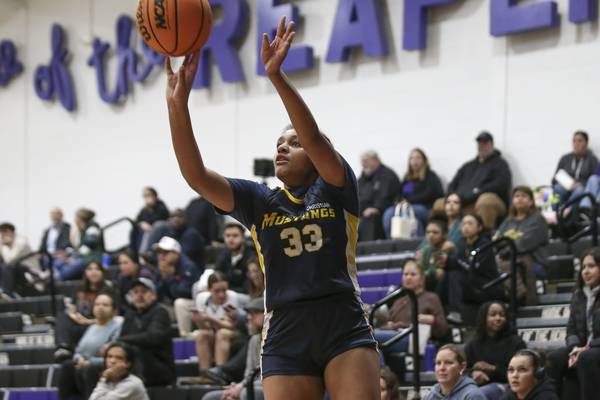 Freshman Kiana Ogulei’s big fourth-quarter shots send Yorkville Christian past Plano