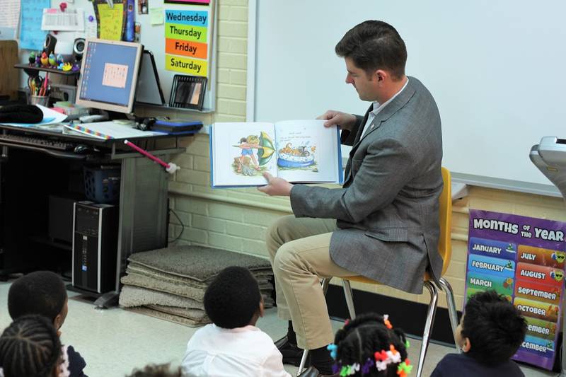 State Rep. Ryan Spain (R-Peoria) has congratulated the more than 200 kindergarten through 4th grade students that completed the challenge of his 7th annual Summer Reading Club Program.