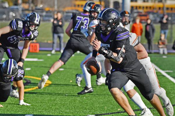 Owen Lansu dials long distance to Max Troha; Downers Grove North defeats Lincoln-Way West in 7A quarterfinal