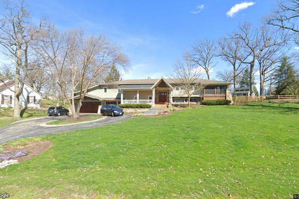Single-family home sells for $732,000 in North Aurora