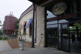 2 dead in domestic-related shooting at Aurora restaurant