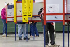 Feds weigh in on lawsuit challenging how Illinois maintains voter registration rolls