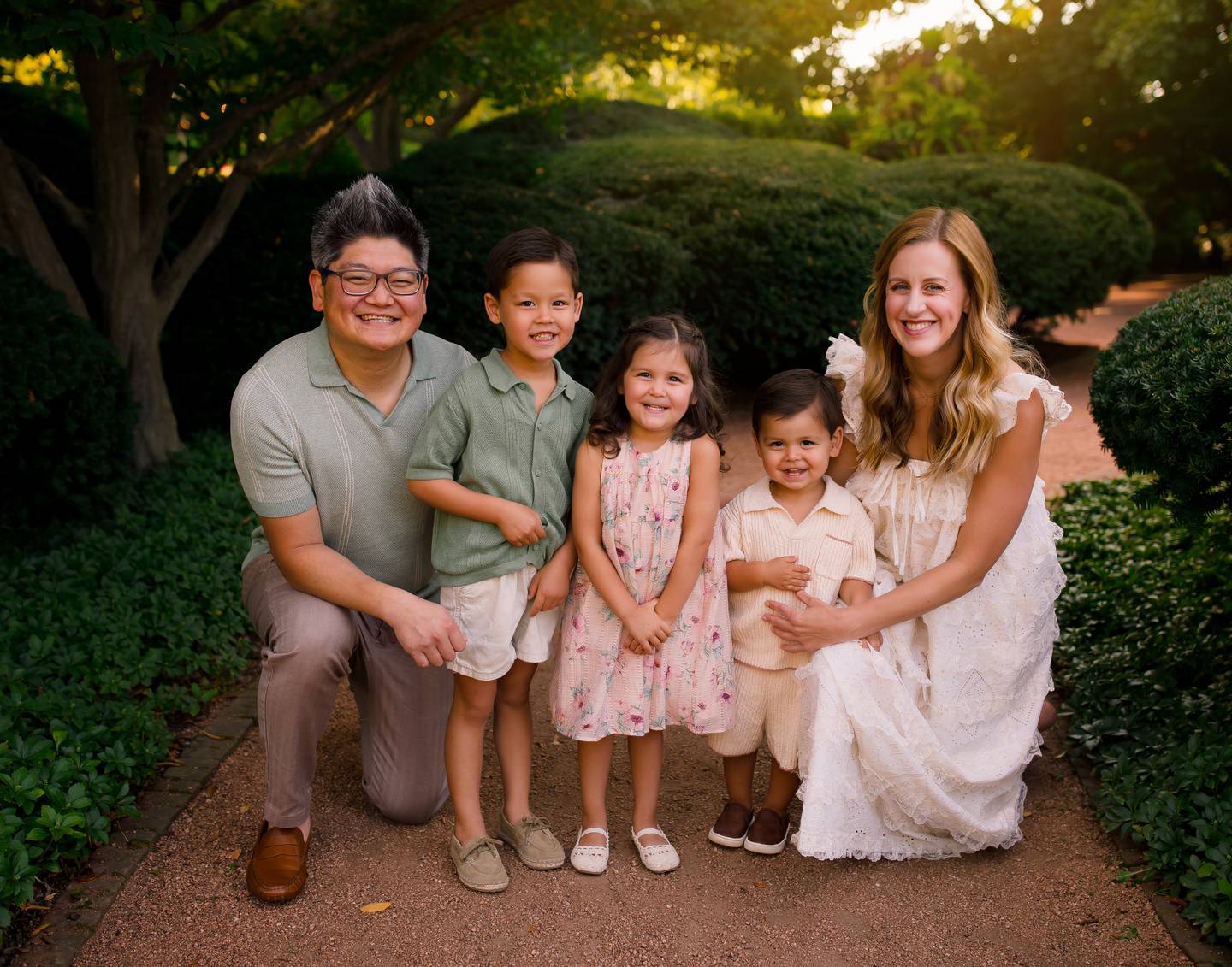 Kaye started her photography career soon after graduating from Columbia College, where she studied photography. She began her studies using a darkroom to develop negatives and transitioned to digital photography.