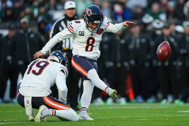 Chicago Bears place kicker Cairo Santos (8) kicks a field goal during the first half of an NFL football game against the Philadelphia Eagles, Friday, Nov. 28, 2025, in Philadelphia. (AP Photo/Matt Rourke)