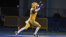 Cincinnati baseball recruit Tucker King enjoying happy return to football, helps lead Lyons past Joliet West
