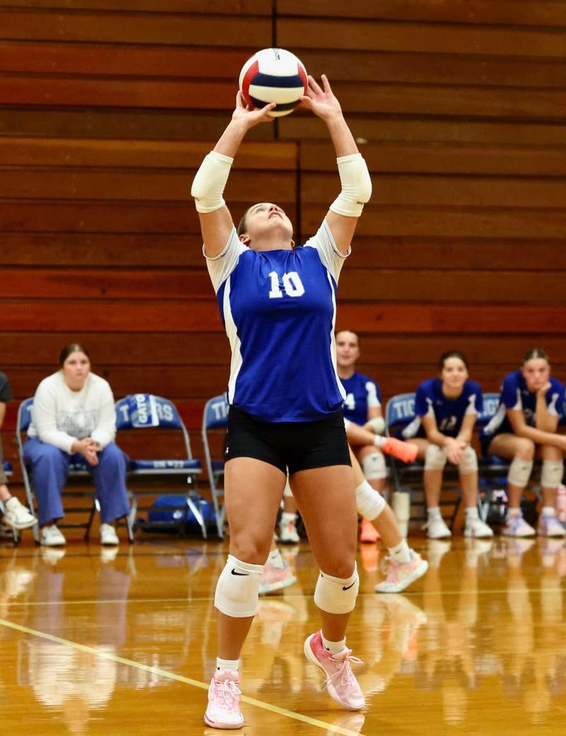 Princeton's Makayla Hect sets the ball during a match against Hall on Tuesday, Sept. 16, 2025 in Princeton.