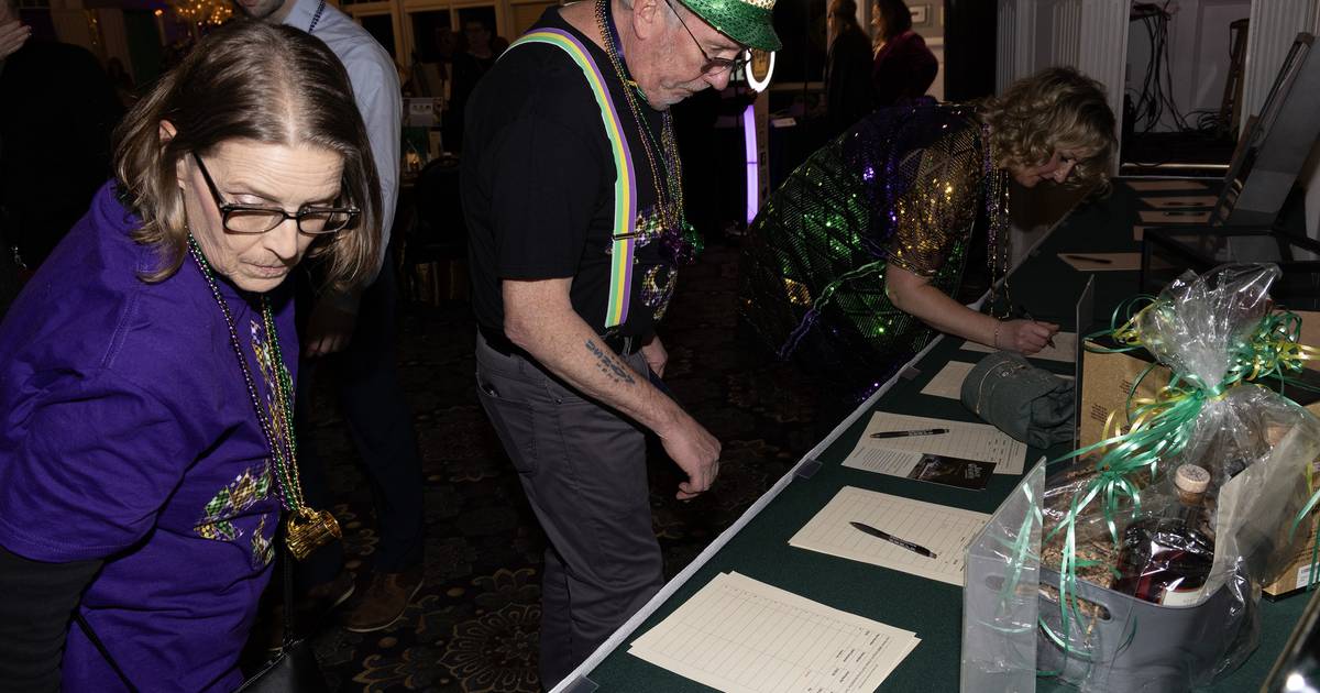 utica mardi gras parade 2025