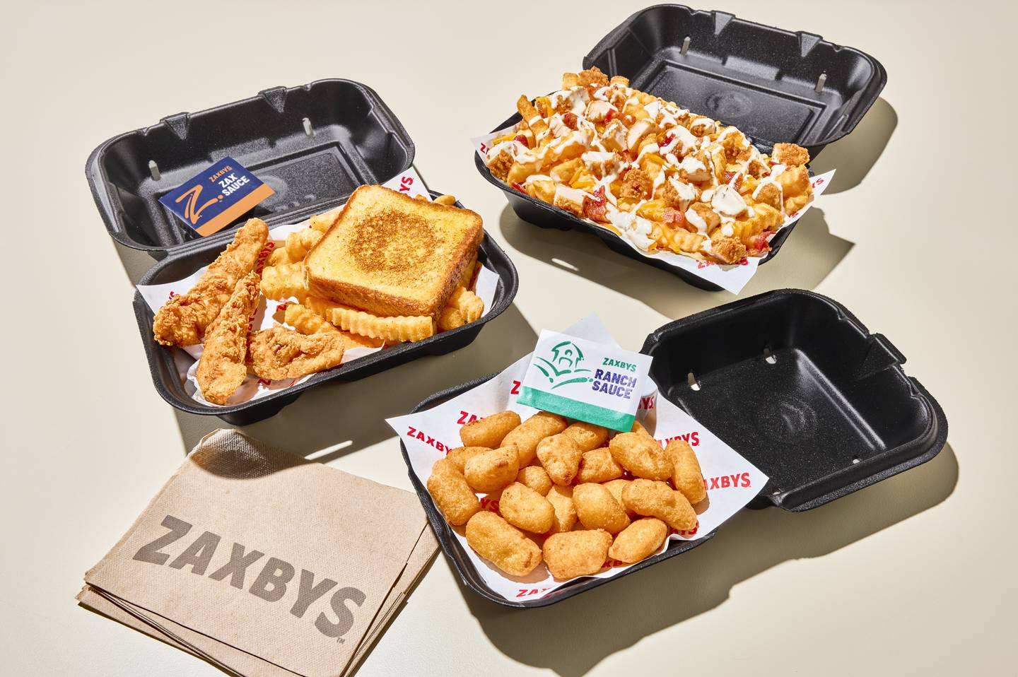 Southern fast-casual restaurant Zaxbys has brought its signature chicken fingers, wings and sauces to Plainfield.
On Jan. 19, Zaxbys opened its first restaurant in Illinois in the former Slim Chickens restaurant at Illinois Route 59 and 135th Street.