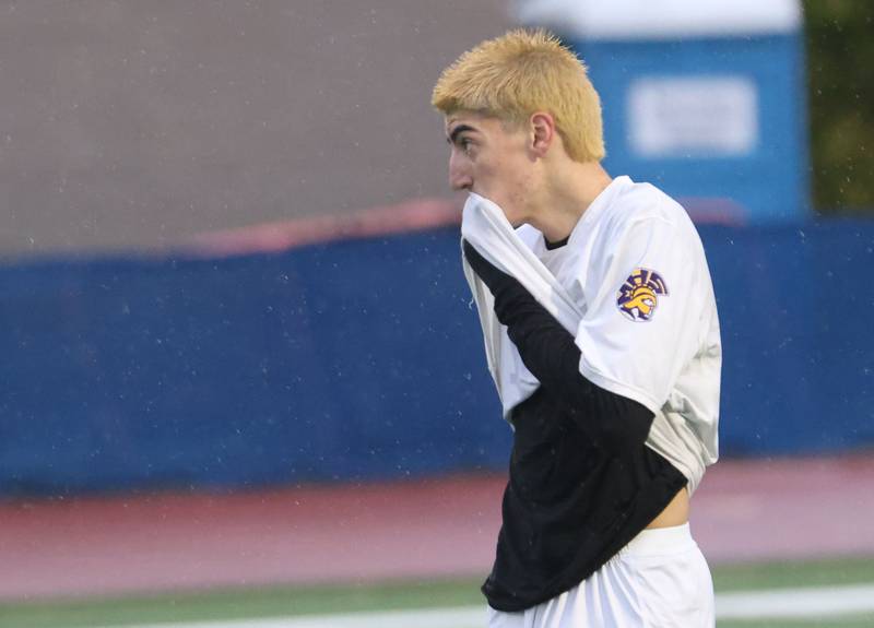 Mendota's Johan Cortez reacts in the final minutes during the Class 1A State title game on Saturday, Nov. 8, 2025 at Hoffman Estates High School.