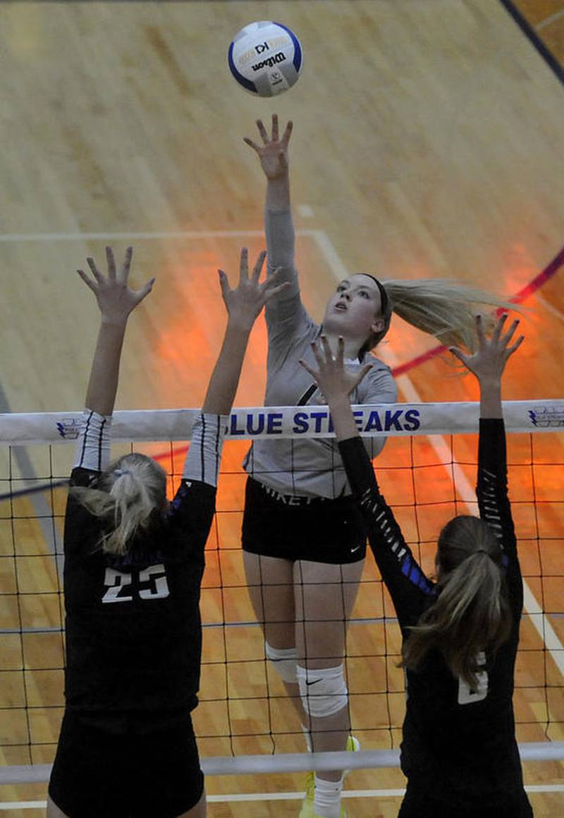 High school volleyball Woodstock defeats Marengo to take command in