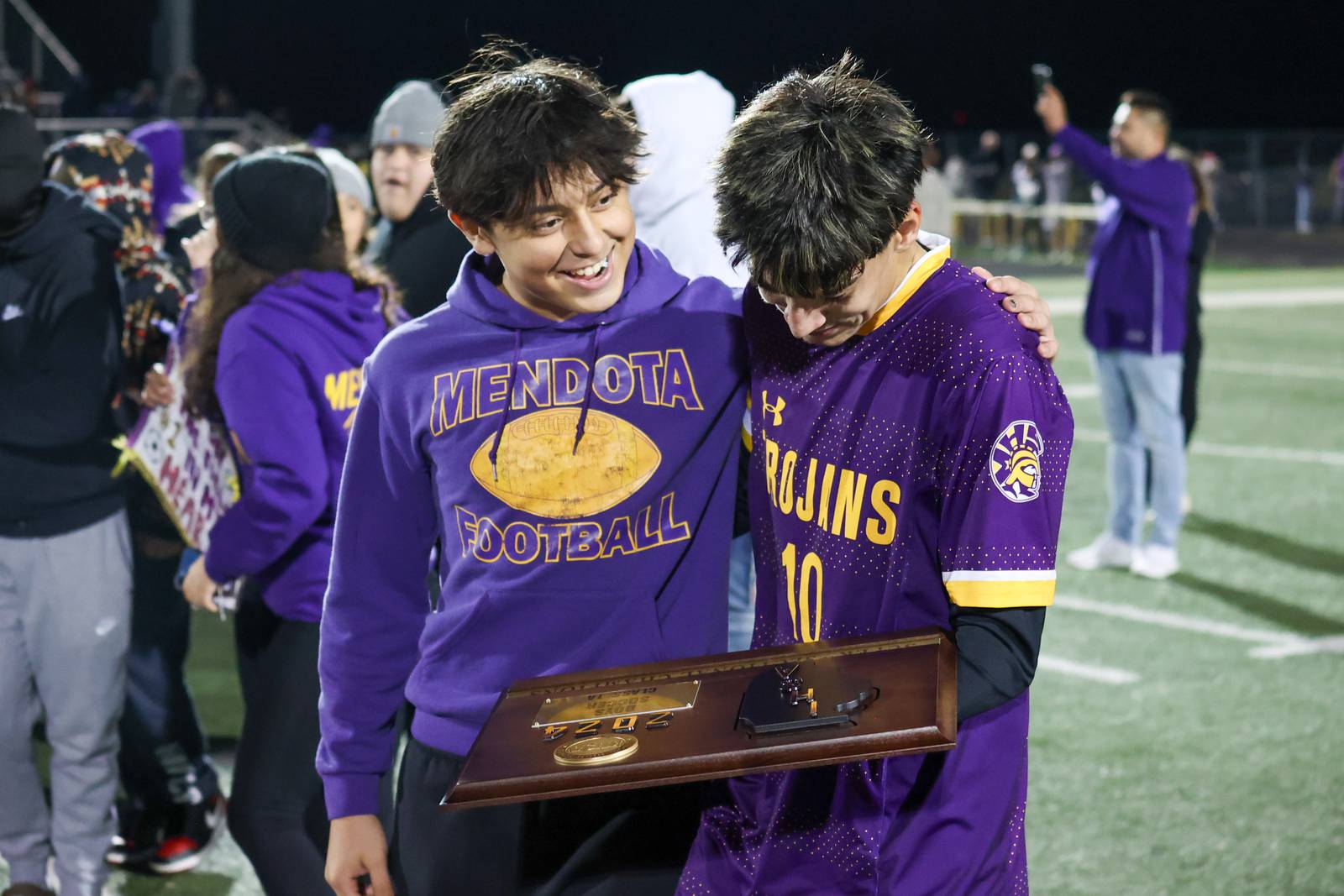 Mendota beats Aurora Central Catholic to break through for first state