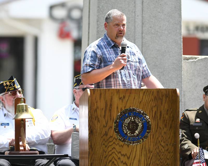 Veteran Dan Kuttner speaks during the Memorial Day event on Monday May 26, 2025, held at Town Square Park in Yorkville.