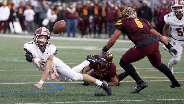 Photos: Morris, Montini meet in state football semis