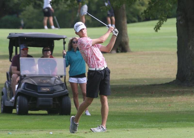 Hall's Luke Bryant tees off on the 6th hole during the Class 1A Regionals on Wednesday, Oct. 1, 2025 at Deer Park Golf Club in Oglesby.
