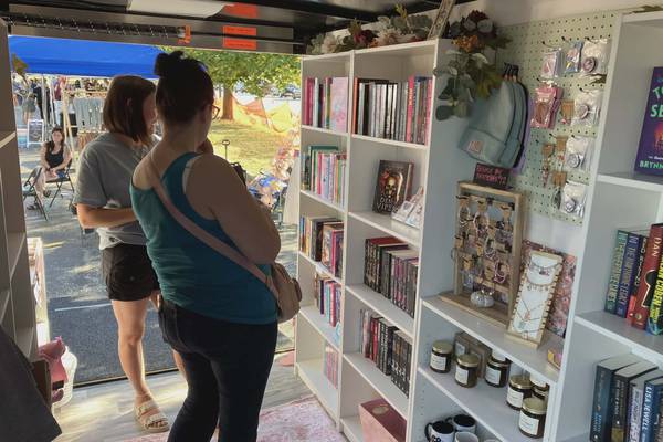 McHenry County friend create bookstore on wheels