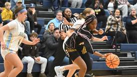 Joliet West rallies late to win season-opening thriller at Joliet Catholic in WJOL Tournament
