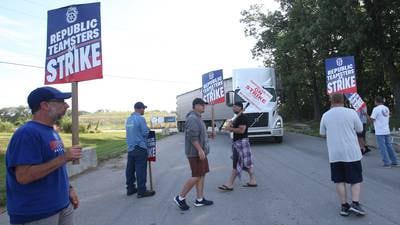 Photos: Republic Services workers on strike in La Salle County