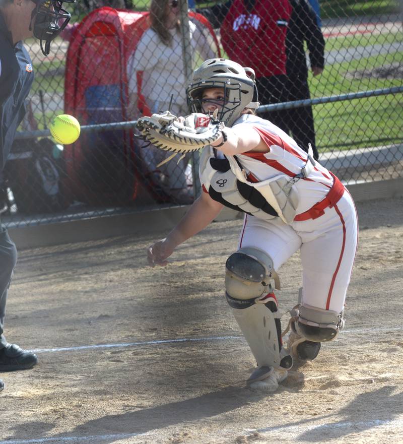 Oregon's Olivia Ortega stretches to catch a pitch during a Monday, April 14, 2025 game against Rock Falls at Oregon Park West.