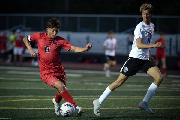 Bradley-Bourbonnais fends off Manteno in boys soccer