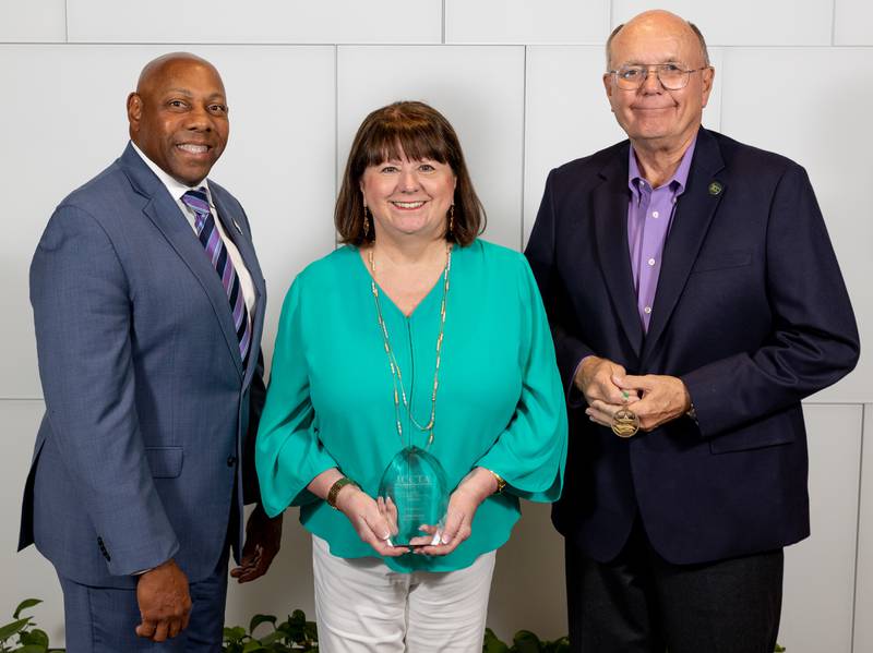 (Left to right); ICCTA Executive Director Jim Reed, Linda Mason, and Bob Johnson