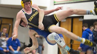 Wrestling: Comets can’t catch up to Harvard in sectional loss