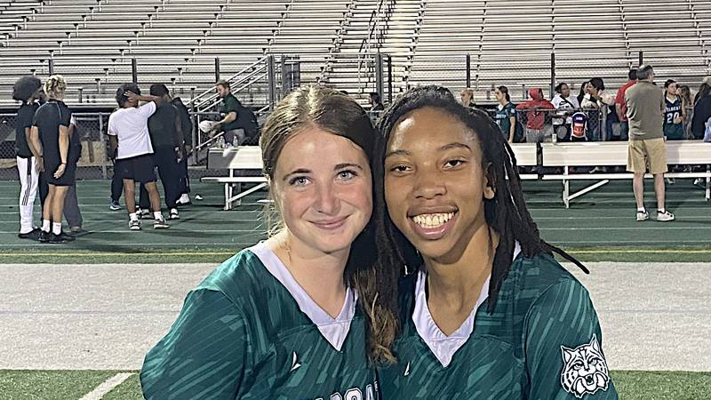 Plainfield Central clicks on all cylinders in flag football win over Minooka