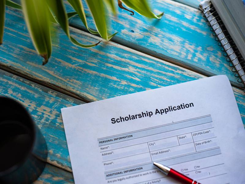 New scholarship available for Illinois Valley students