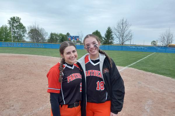 Gardner-South Wilmington softball holds on for 13-8 road win over Clifton Central