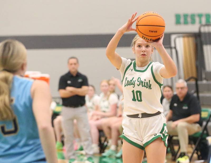Seneca's Graysen Provance shoots a wide-open jump shot against Marquette
