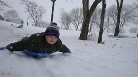 Winter storm hits northern Illinois