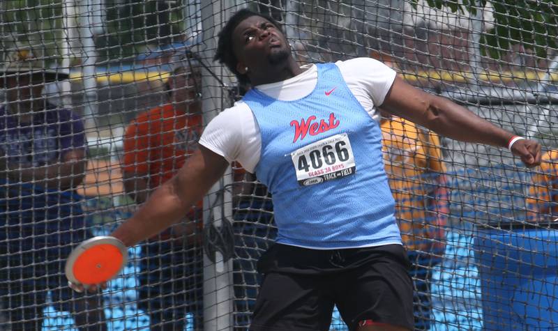 Aurora West's Dionte Shaw throws discus during the IHSA Class 3A Boys Track & Field State Finals on Saturday, May 31, 2025 at Eastern Illinois University in Charleston.