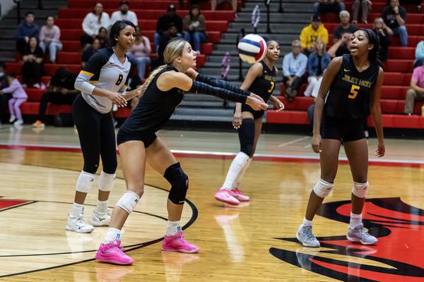 Joliet West comes away with three-set win over Bolingbrook