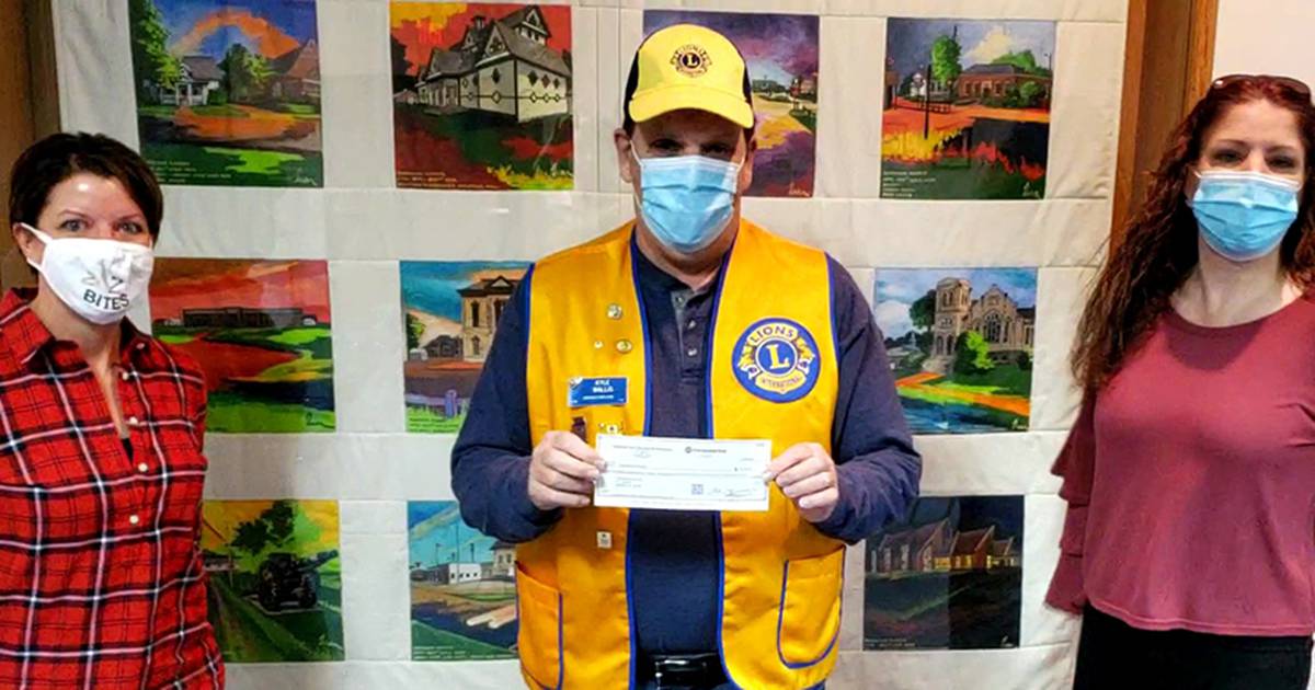 PlanoBolognaSandwich Day donation presented to Sandwich Lions Club