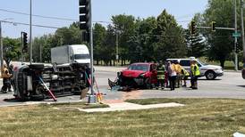 3 people injured in Joliet crash at west side intersection
