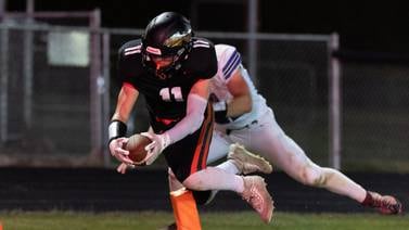 Sandwich goes for it late, runs out wild win over Plano in 114th ‘War on Rt. 34′ 