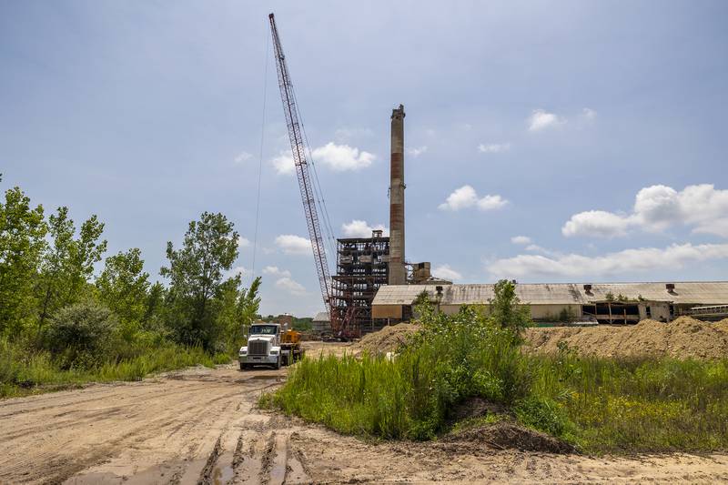 Glynn Demolition of Granville works on the demolishing of the St. Mary’s Cement plant in Dixon Tuesday, July 22, 2025.