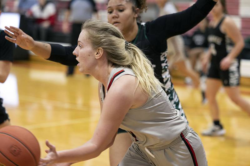 Sauk Valley’s Caylyn Kimmel makes a pass against Kishwaukee Thursday, Jan. 12, 2023.