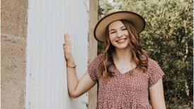 Senior Spotlight>Kyra Stoller (Bureau Valley)