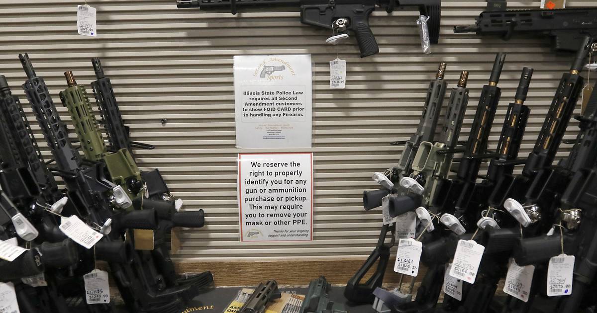 Illinois would ban high-powered semi-automatic rifles under bill filed in General Assembly