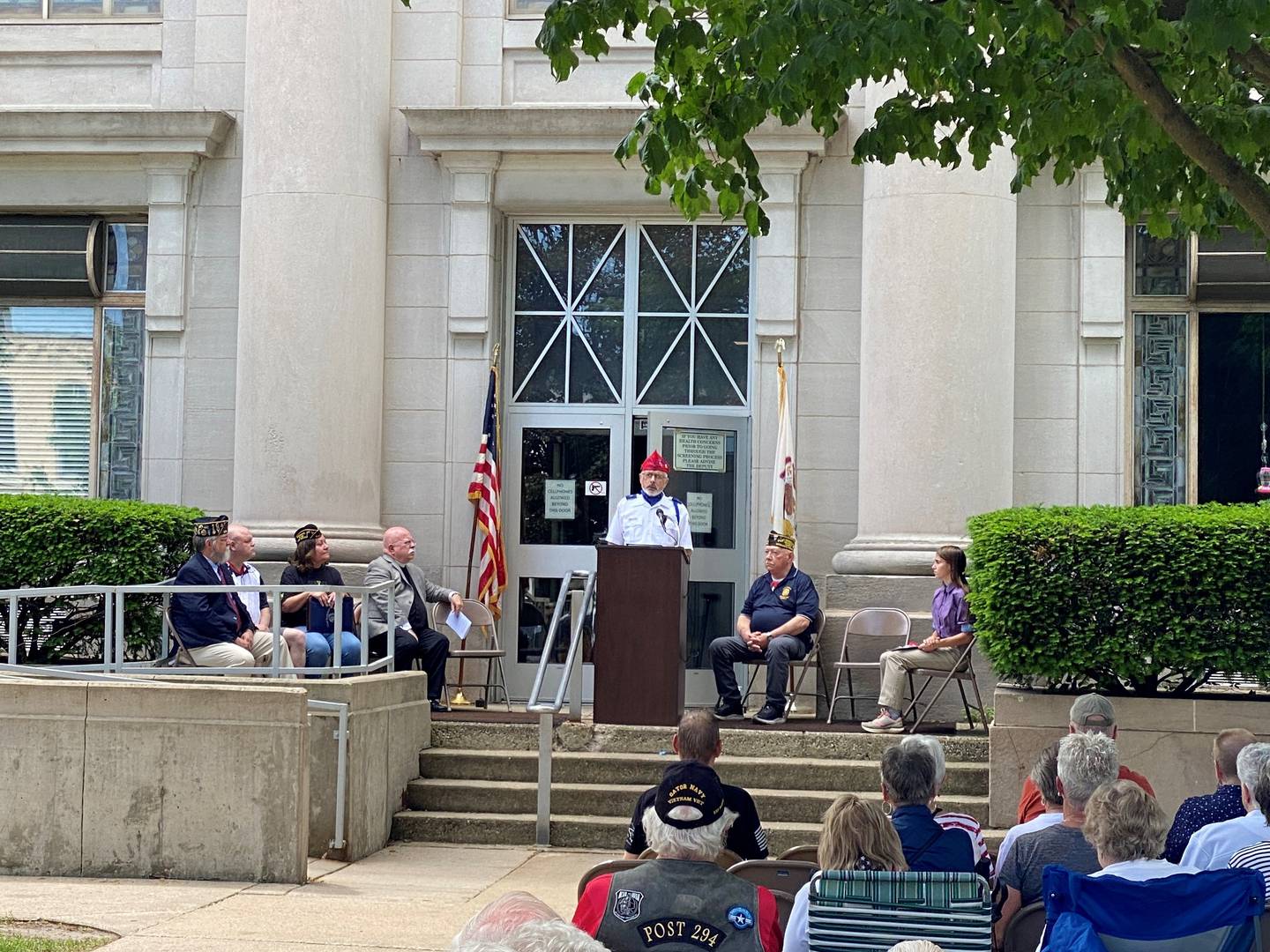 Jerry Terando addresses the crowd Monday morning at the Grundy County Courthouse.