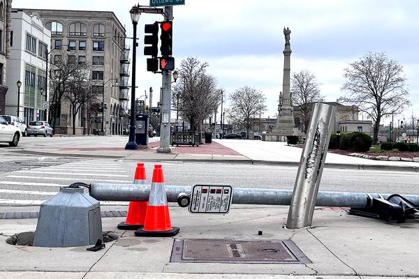 Another semitrailer in Joliet damages traffic signal near Will County Courthouse