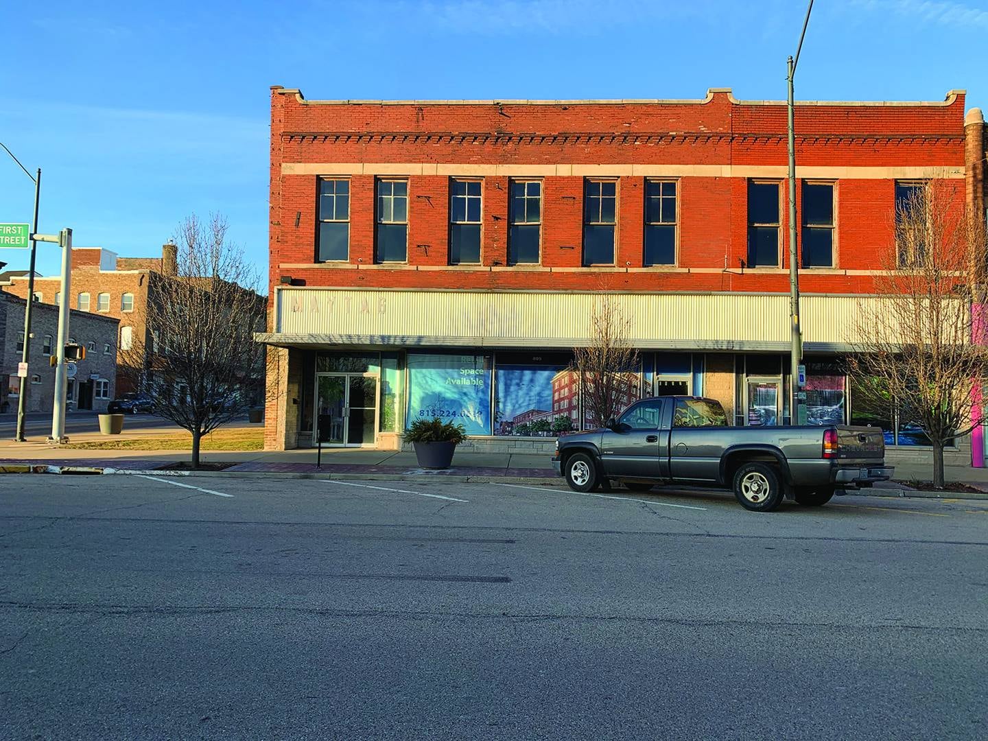 The former Maytag building in January 2020 prior to a groundbreaking hosted by CL Enterprise to turn the space into a brewpub, coffeehouse and loft apartments.