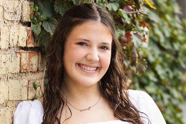 Madelaine Johns named La Salle-Peru High School SAR award winner