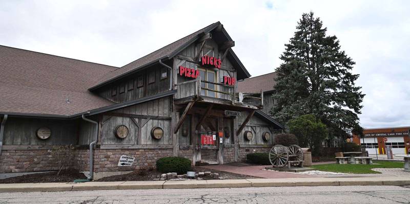 Nick’s Pizza and Pub in Crystal Lake is celebrating its 30th anniversary.