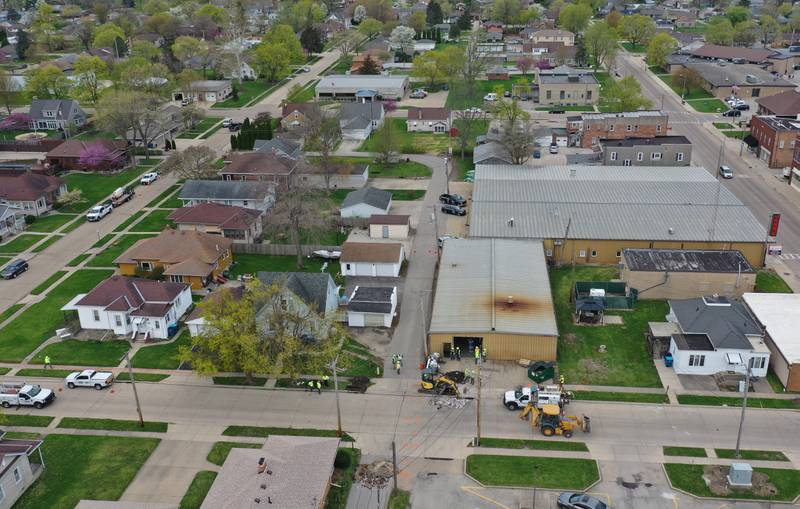 Ameren crews work the scene of gas leak in the 100 block of Dale Ave on Wednesday, April 19, 2023 in Oglesby. Residence and businesses in the immediate area were evacuated. The leak occurred shortly before 11a.m.