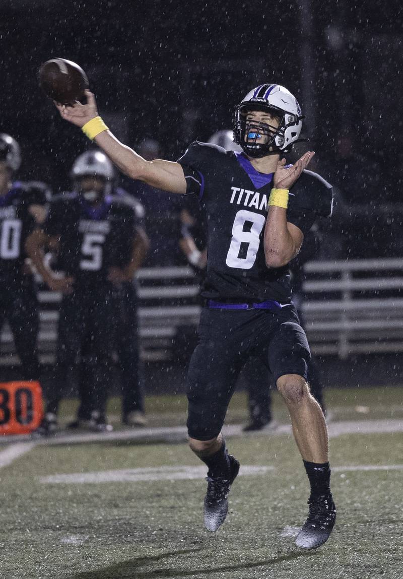 El Paso’s Owen Adams fires a pass against Newman Saturday, Nov. 8, 2025.