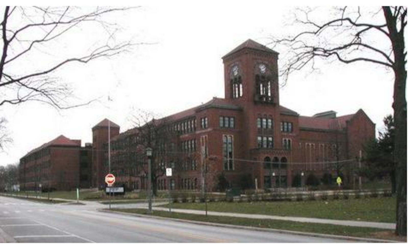 5 things to know Lyons Township High School students receive