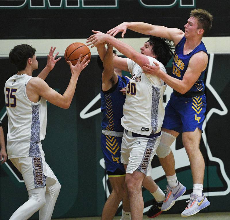Photos Lyons vs. Rolling Meadows in Jack Tosh Holiday Classic