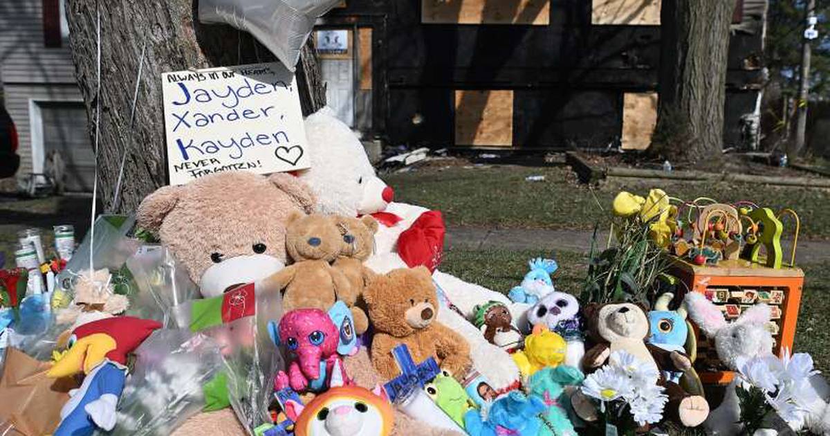 ‘They were so beautiful': Community grieves for 3 children who died in Carpentersville fire
