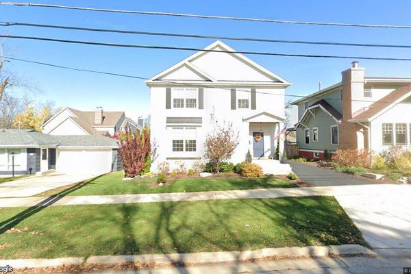 Sale closed in Glen Ellyn: $800,000 for a single-family home